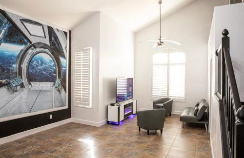 Comfy Expansive Home - Near the Strip - Heated Pool - Foto 23