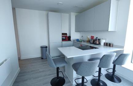 Penthouse-Like Apartment with City & Waterfront Views in Old Trafford with 500Mbps Internet and Netflix - Foto 23