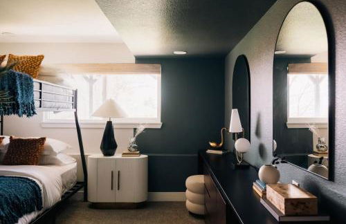 House of Noir Elan Stunning 6BR Designer Retreat - Photo 36