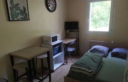 Studette Chaleureuse TOURS - Photo 3