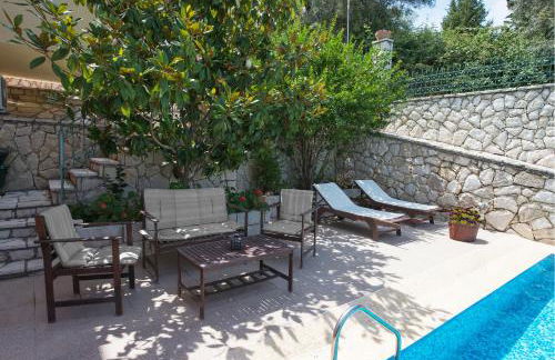 Pirofani Villa Apartments - Photo 54