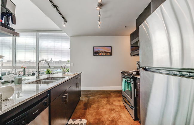 Luxury Condo Steps From Stampede Park - Photo 13