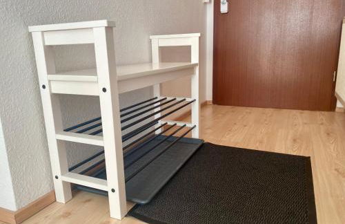 Stilvolles Apartment mit Balkon, Küche & Parkplatz - Waldstetten Zentrum - Foto 44