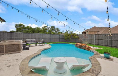 Vibrant Texas Escape - 5BR, Pool & Hot Tub - Foto 41