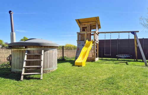 Neues Ferienhaus für Familien mit Garten und Sauna - Foto 6