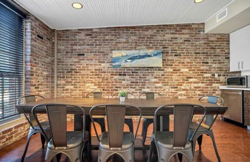 Ideal Spot Near 4th Street Live & Local Dining - Foto 20