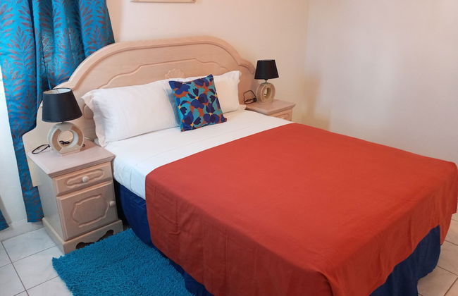 Cumber's Tropical Apartments - Foto 8