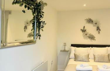 Mudeford Gem Accommdation - Photo 12