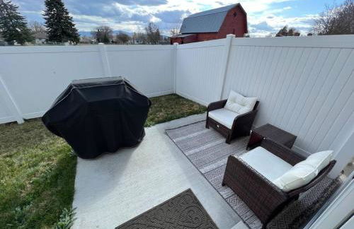 Modern Decor & Style KING bed Wifi with Garage - Foto 29