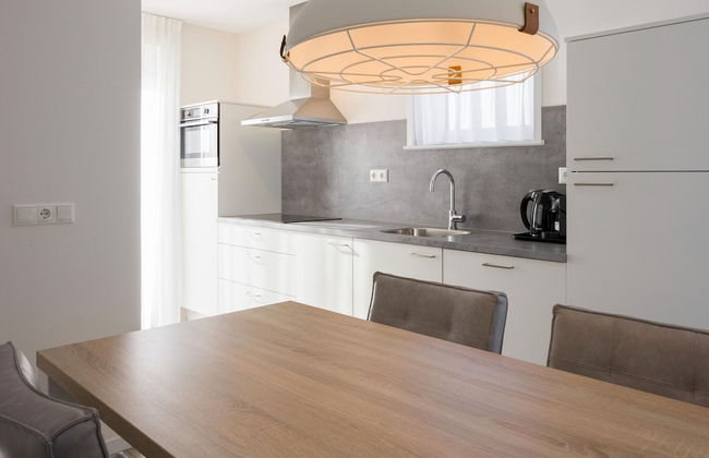 Bungalow at Nieuwvliet Bad Beach Resort - Photo 4