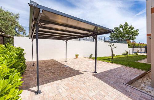 Villa Sunny Olive - Photo 53