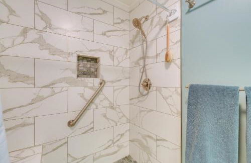 Lakefront Kingsport Home with Private Hot Tub! - Foto 27