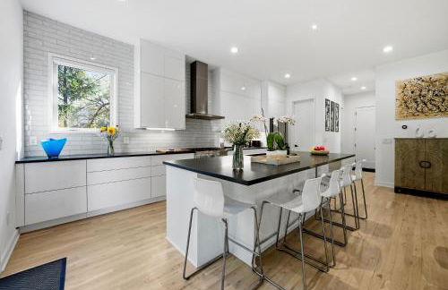 4BR Urban Oasis with Rooftop and Jacuzzi - Foto 8