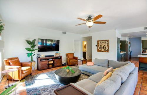 Upscale Phoenix Abode Walk to South Mountain Park - Foto 7