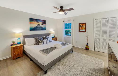 5 Min to Beach—King Beds - Photo 23