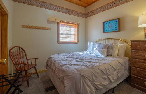 Stay In Ohiopyle - closest place to the GAP trail in Ohiopyle, PA, Hot Tub - Foto 18