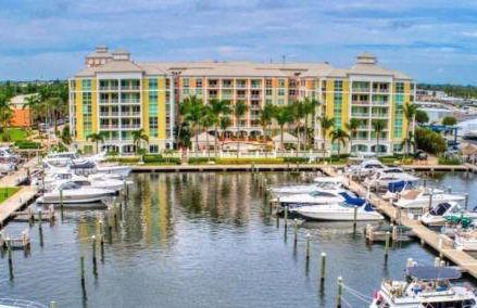 Turnkey Tranquility with Marina & Intercoastal views - Foto 25