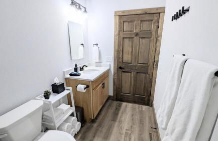 Lakefront, Private Beach, Garage Bar, Near WI Dells, King Beds, Sleeps 16, Near Ski Hills - Foto 56