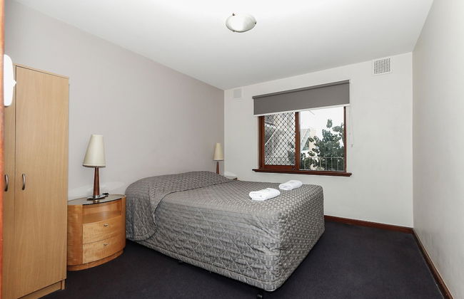 Burswood Lodge Apartments - Photo 2