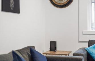 Modern 3 Bed Home in Bathgate with Garden - Photo 36