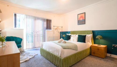 Runway Hse Luxe 5 Bed, with King sized Beds, next to Aiport & NEC, JLR 5 mins - Foto 1