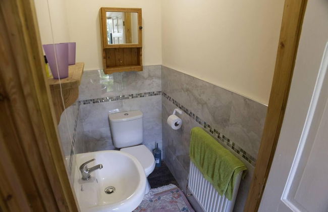 a Quirky Garden Building in an Orchard - Photo 8