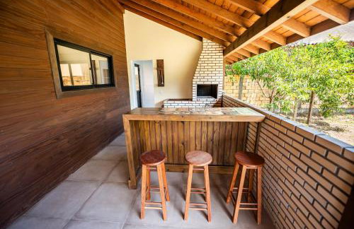 Cabana Aconchegante a 800m da Praia com 4 Quartos, Lareira Externa, Aquecedor em 2 Quartos, Netflix e Pet Friendly - Foto 55
