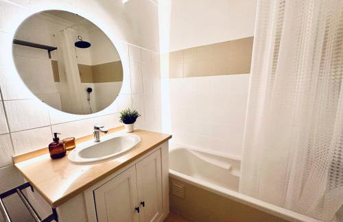 Amazing beach bliss 2br w/private sea view terrace - Photo 37