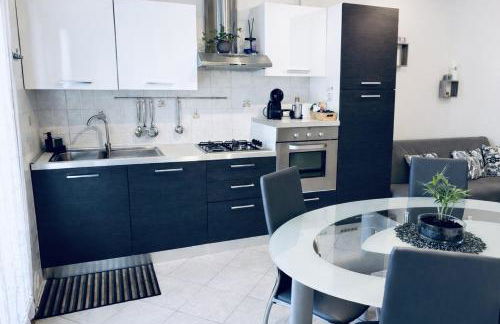 Venice Home vicino aeroporto di Venezia e H Farm college parcheggio gratuito - Foto 2