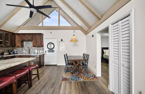 2nd Row Home Close to Beach - Foto 61