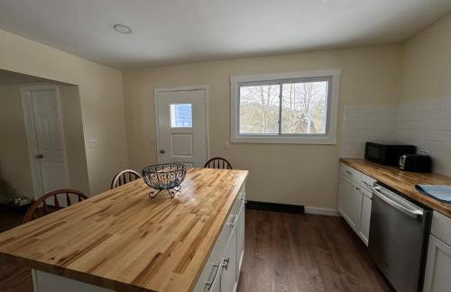 Dual-Home Berkshire Retreat Sleeps 16 - Foto 29