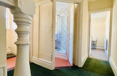 4-Bedroom House 5 mins to Beach & Parking - Foto 20