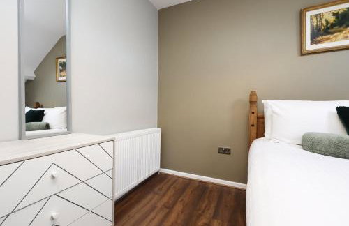 Modern Comfort 4 Bedrooms and Great Location - Foto 51