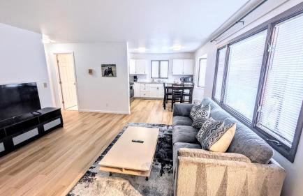 Spacious Downtown 2-bdrm Apartment - Photo 73