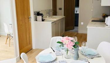 'The Limes' - Air-Con Two Double Bedroom Holiday House with Private Garden - Foto 5