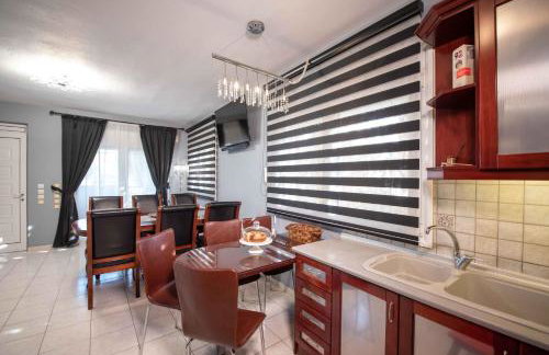 Dana's Luxury Maisonette - Photo 43