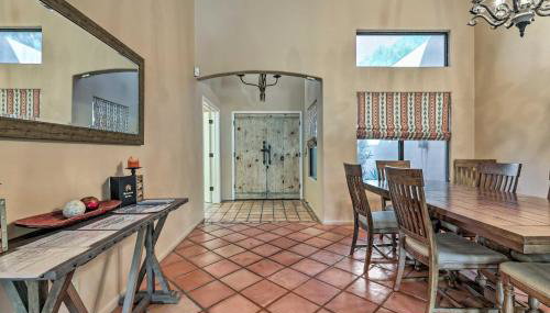 6 Mi to Dtwn Mesa! Pueblo Poolside Retreat - Foto 5