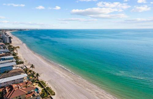 Visit Nonna's Beach Cottage & Enjoy the Sunshine with a Short Walk to the Beach! - Foto 25