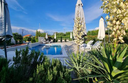 Apartments Lea with pool - Photo 26