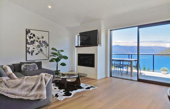 Newly Built Luxe House with Magnificent View - Foto 1