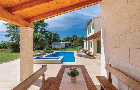 4 Bedroom Gorgeous Home In Pican - Photo 7