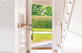 Stunning luxury Retreat I Wineries & Fall Farm Fun - Photo 9