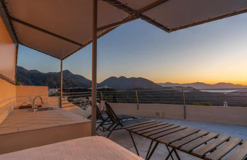 The Lookout in Mirsini - Roof Terrace - AC - WIFI - Foto 25
