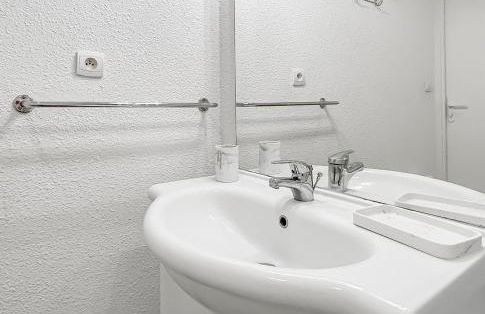 Appartement cosy avec terrasse et parking privé - Foto 18