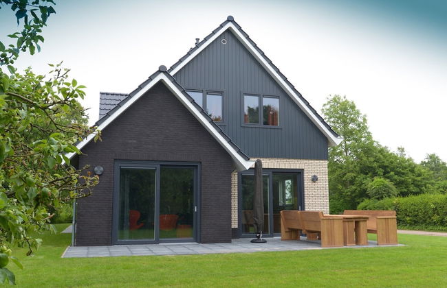 Luxury Villa in Texel - Photo 1