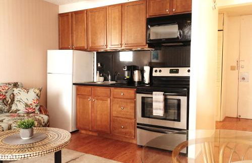 Tropical Studios at Marine Surf Waikiki - FREE PARKING - BEST LOCATION - FULL KITCHEN - SWIMMING POOL - Foto 156