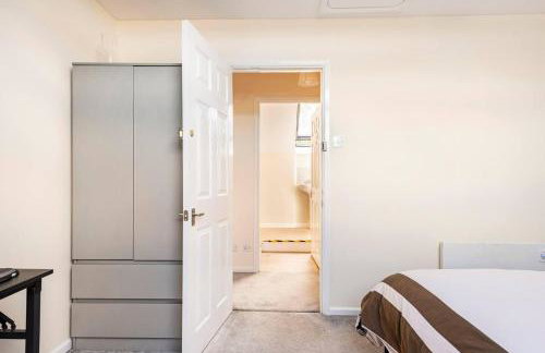 Cosy Milton Keynes Retreat with 2 Bedrooms - Photo 22