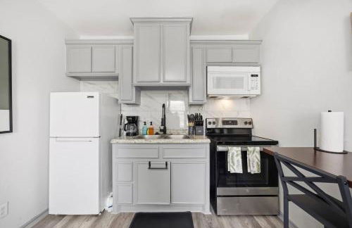 Super Value Suite #7 @ East End Revitalized - Foto 12