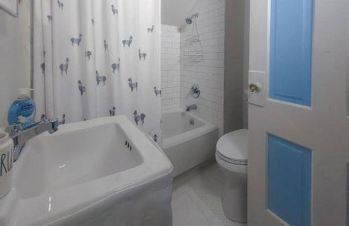 Historic w/deck, king bed & air by Lake Michigan - Foto 3