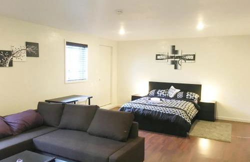 Private Unit / Private Bathroom Near BART & SF - Photo 18